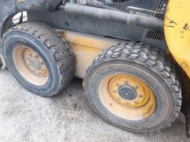 NEw Holland L213 Skid Steer Loader for sale - picture2' - Click to enlarge