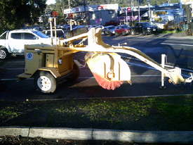 SE6T BONNE towed boom , 2009 , 590 hrs ex goverment - picture0' - Click to enlarge