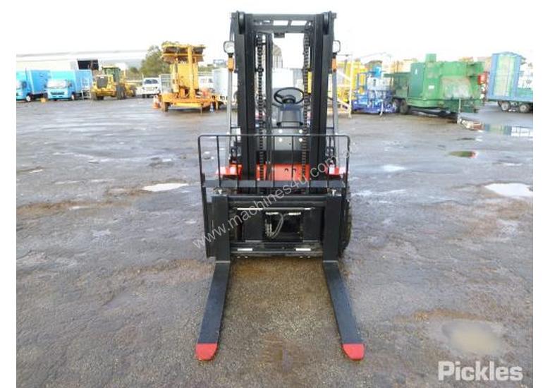 caption 2018 Redlift CPCD35T3