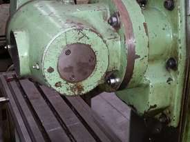 used universal milling machine - picture0' - Click to enlarge