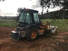 CASE 570 MXT Tractor Loader - picture2' - Click to enlarge