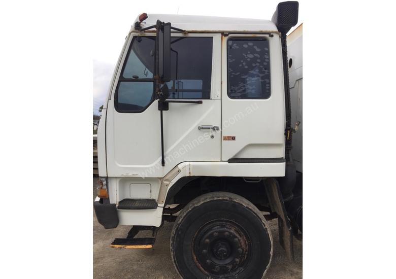 caption MITSUBISHI FV 458 -TANDEM