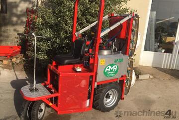 SELF PROPELLED GREENHOUSE SPRAYER