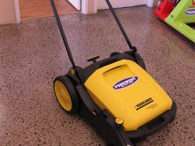 Karcher KM70/20 very high quality hand sweepers - picture1' - Click to enlarge