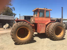 Versatile 835 FWA/4WD Tractor - picture0' - Click to enlarge