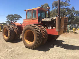 Versatile 835 FWA/4WD Tractor - picture2' - Click to enlarge