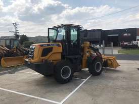 SUMMIT 820 103HP 5.3T WHEEL LOADER with 4 in 1 bucket & fork - picture2' - Click to enlarge