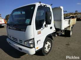 2007 Isuzu NQR450 - picture2' - Click to enlarge