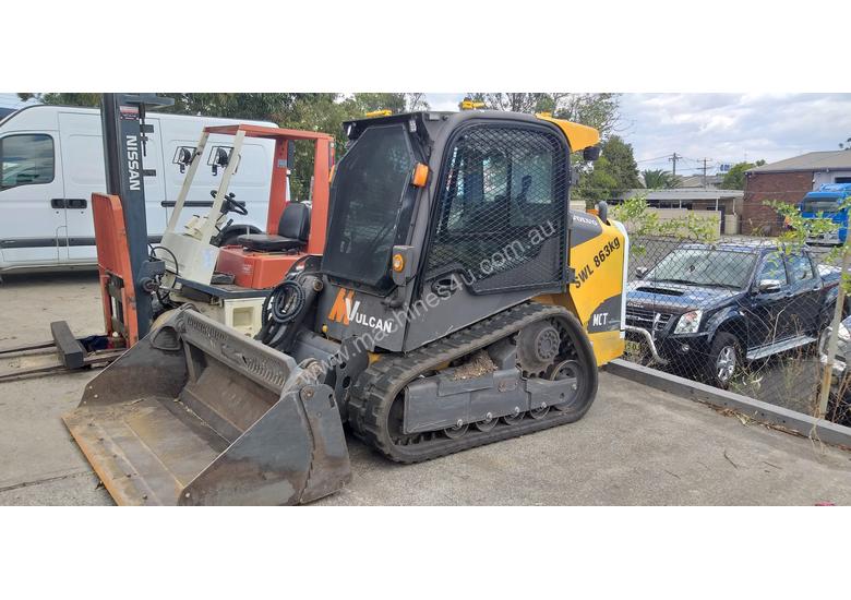 caption 2013 Volvo MCT85 Skid Steer Loader