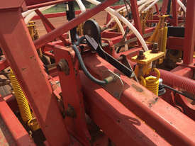 Bourgault 8810 Seeder Bar Seeding/Planting Equip - picture2' - Click to enlarge