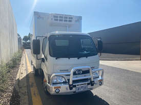 Hino 616 - 300 Series Refrigerated Truck - picture2' - Click to enlarge
