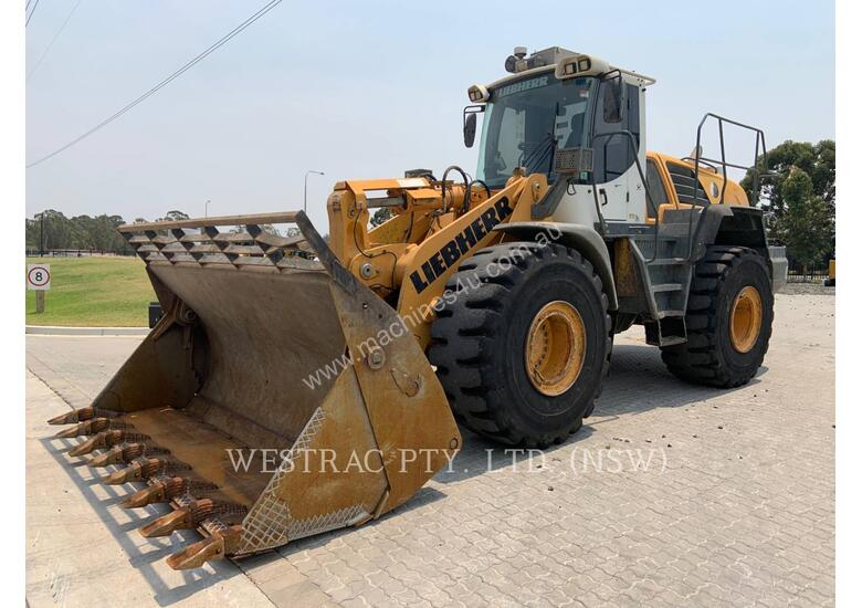 caption LIEBHERR L566 Wheel Loaders integrated Toolcarriers