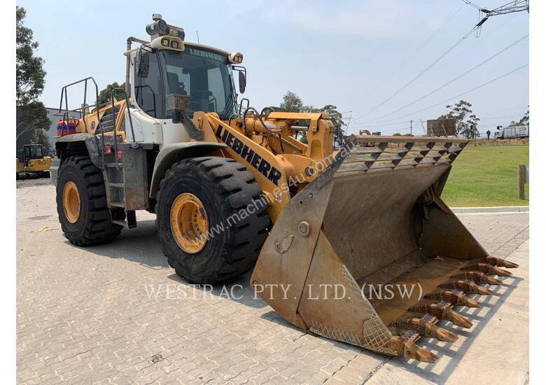 caption LIEBHERR L566 Wheel Loaders integrated Toolcarriers