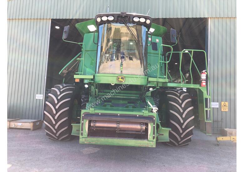 caption John Deere 9770 STS Header(Combine) Harvester/Header