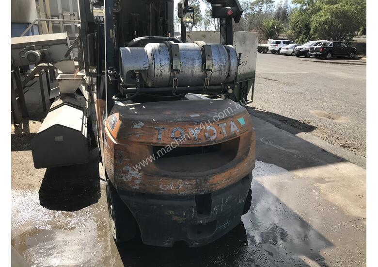 Used 2002 Toyota 427FG25 Counterbalance Forklifts in , Listed on