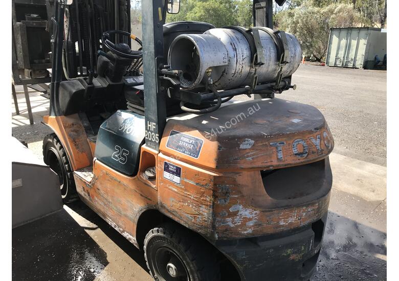 Used 2002 Toyota 427FG25 Counterbalance Forklifts in , Listed on