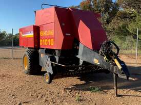New Holland D1010 Baler - picture2' - Click to enlarge