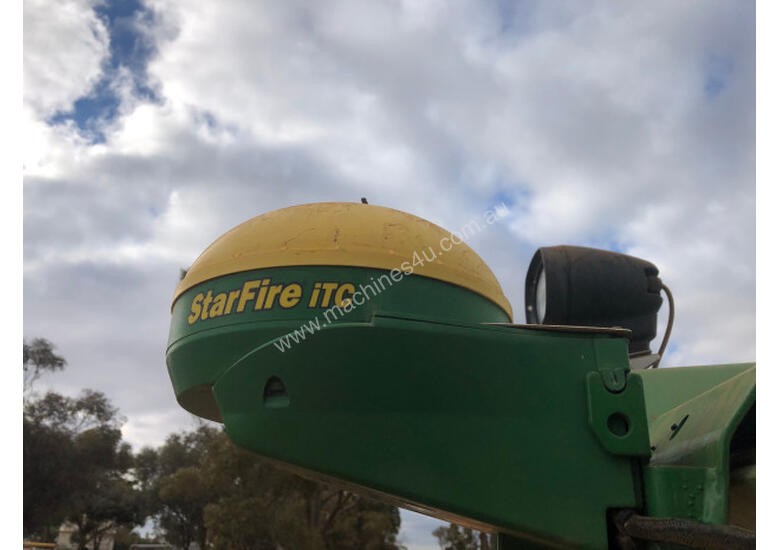 caption John Deere S670 Header(Combine) Harvester/Header