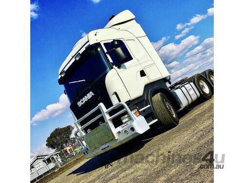 Scania R560 6x4 prime mover