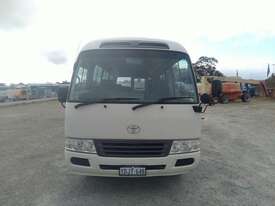 Toyota Coaster XZB50R Deluxe - picture0' - Click to enlarge