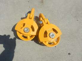 5 Ton Pulley (2 of), 7.5 Ton Pulley - picture0' - Click to enlarge