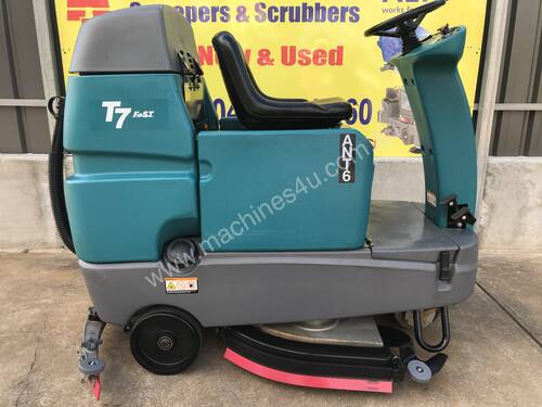 Tennant T7 Compact Ride On Floor Scrubber ONLY 327hrs