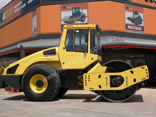 BOMAG BW213DH-4 VIBRATING SMOOTH ROLLER