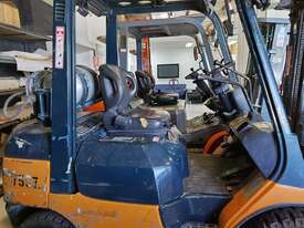 Toyota 2.5ton gas counter balance forklift  - picture0' - Click to enlarge