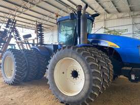New Holland T9060 4wd Tractors - picture0' - Click to enlarge
