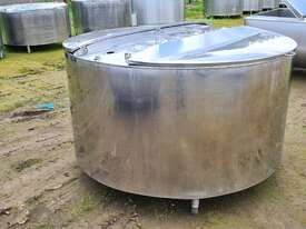 1,800lt STAINLESS STEEL TANK, MILK VAT - picture1' - Click to enlarge