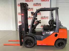 2014 TOYOTA 8FG25 SN/ 42929 2.5 TON 2500 KG CAPACITY LPG GAS/ & PETROL   FORKLIFT 3700 MM CLEAR VIEW - picture0' - Click to enlarge