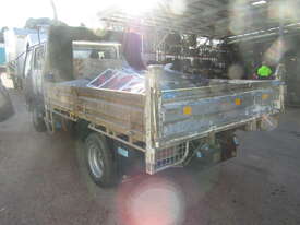 2003 MITSUBISHI CANTER DUEL CAB WRECKING STOCK #1901 - picture2' - Click to enlarge