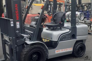 ACTIVE FORKLIFTS - 3.5 Ton Nissan Forklift for sale- 2006 Model 5m Lift Height 1200mm long tynes ACTIVE FORKLIFTS - 3.5 Ton Nissan Forklift for sale- 2006 Model 5m Lift Height 1200mm long tynes