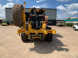 John Deere 770G Artic Grader Grader - picture1' - Click to enlarge