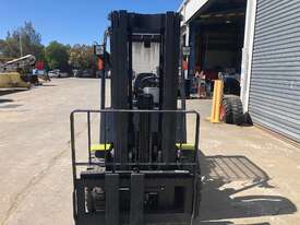 Near New 3.3t Diesel CLARK Forklift - Hire - picture0' - Click to enlarge