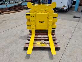 Rotating fork clamp - picture0' - Click to enlarge