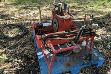 UNDER ROAD PIPE PUSHER