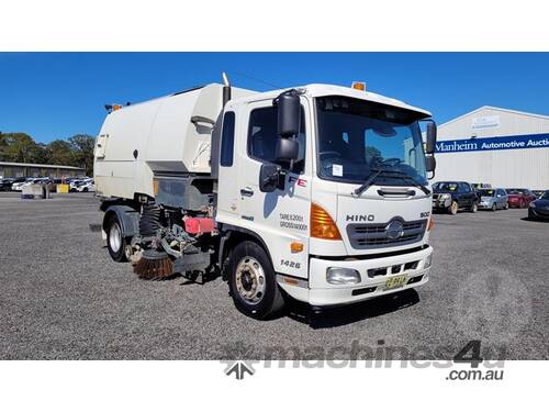 Hino FE-1426 Sweeper