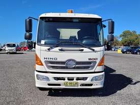 Hino FE-1426 Sweeper - picture0' - Click to enlarge