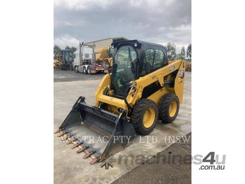 CATERPILLAR 226D3 Skid Steer Loaders