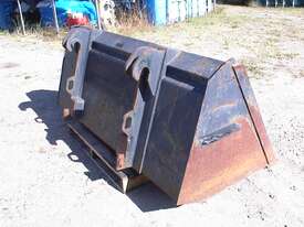 Telehandler bucket - picture0' - Click to enlarge