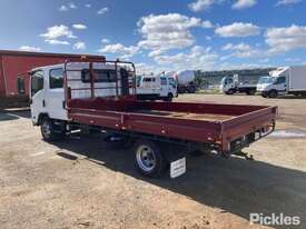 2015 Isuzu NPR 75-190 - picture2' - Click to enlarge