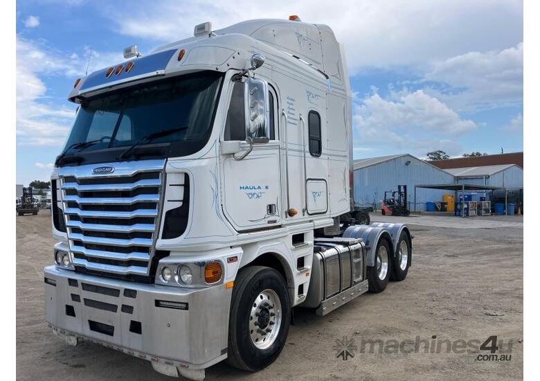 caption 2017 Freightliner Argosy 6x4 Sleeper Cab Prime Mover