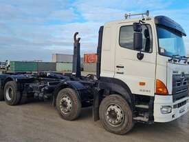 Hino FY 700 - picture0' - Click to enlarge