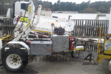 1ton Hyd self loader , diesel powered , 2008 model ,