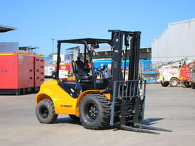 UN 4WD Rough Terrain Diesel Forklift 3.5T: Forklifts Australia - The Industry Leader! - picture2' - Click to enlarge