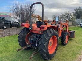 Tractor Massey Ferguson MF G2400 4x4 FEL 3PL - picture0' - Click to enlarge