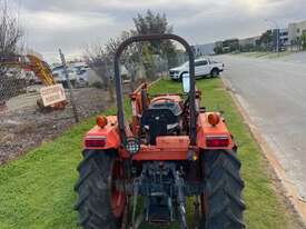 Tractor Massey Ferguson MF G2400 4x4 FEL 3PL - picture2' - Click to enlarge