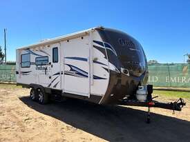 2012 KEYSTONE OUTBACK SUPER-LITE CARAVAN/TOY HUALE - picture0' - Click to enlarge