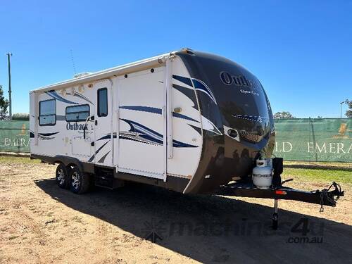 2012 KEYSTONE OUTBACK SUPER-LITE CARAVAN/TOY HUALE